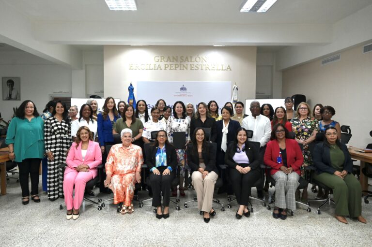 El Gabinete de Mujeres, Adolescentes y Niñas presenta nuevas acciones para fortalecer las Casas de Acogida