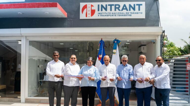Intrant inaugura la primera oficina de licencias de conducir en la provincia de Hato Mayor