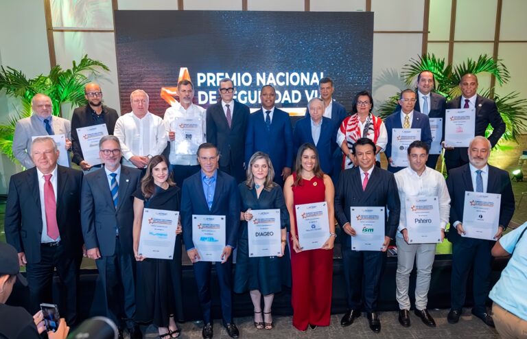 Intrant realiza primera edición del Premio Nacional de Seguridad Vial; reconoce a 13 empresas