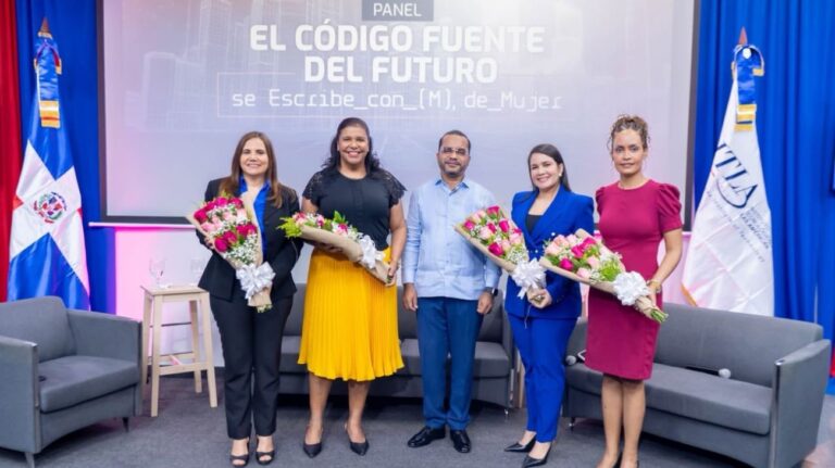 ITLA promueve el liderazgo femenino en las áreas STEAM con panel sobre innovación y tecnología