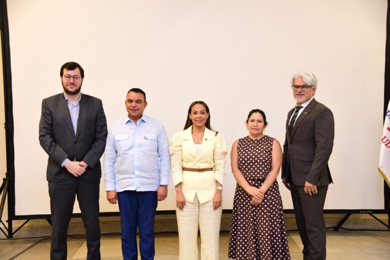 Ministerio inicia medición del nivel de madurez de las Redes Integradas de Servicios de Salud en la región Yuma