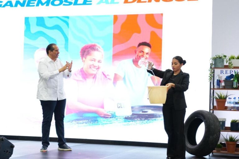 Ministro de Salud refuerza la campaña «Ganémosle al Dengue» tras impactar a más de un millón de personas