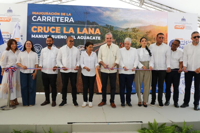 Convierten en realidad una demanda de más 70 años con la inauguración de la carretera Cruce La Lana–Manuel Bueno–El Aguacate