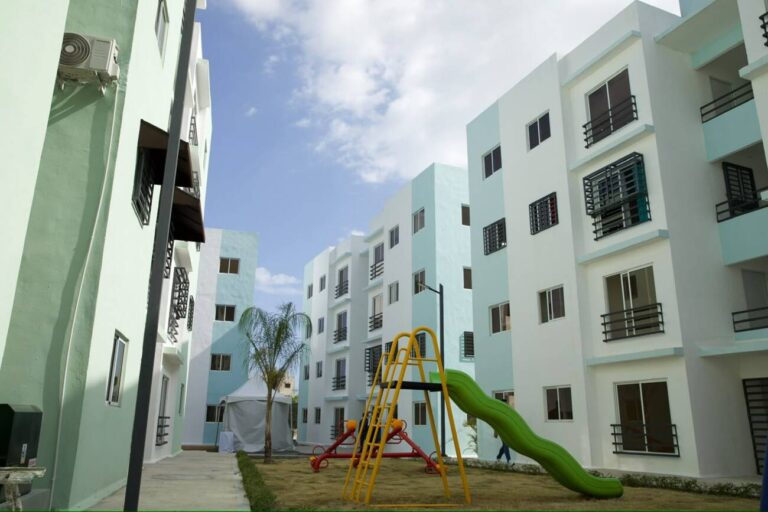 Entregan 112 apartamentos en Boca Chica fortaleciendo el acceso a viviendas dignas