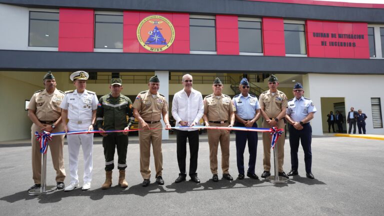Presidente inaugura moderna sede del Cemed
