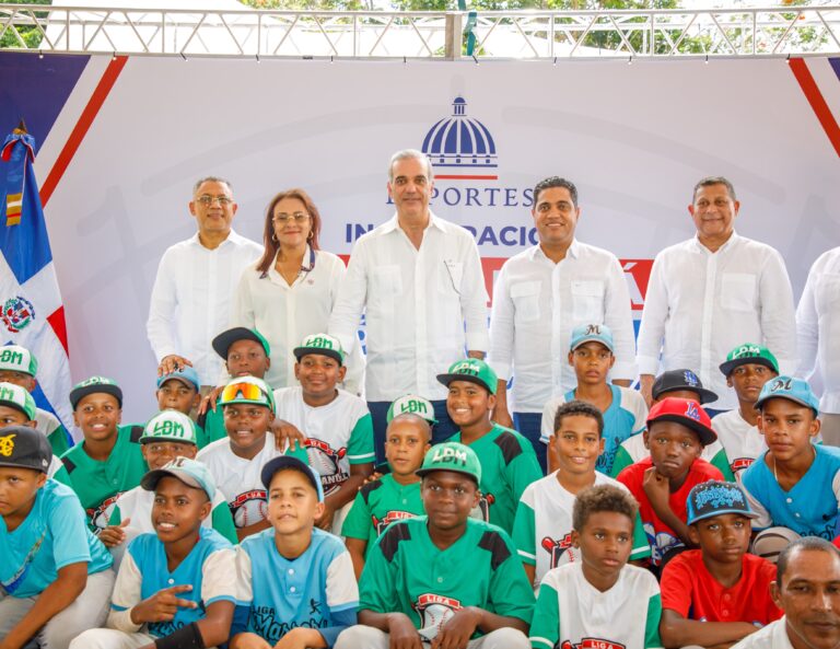 Presidente inaugura play en Samaná
