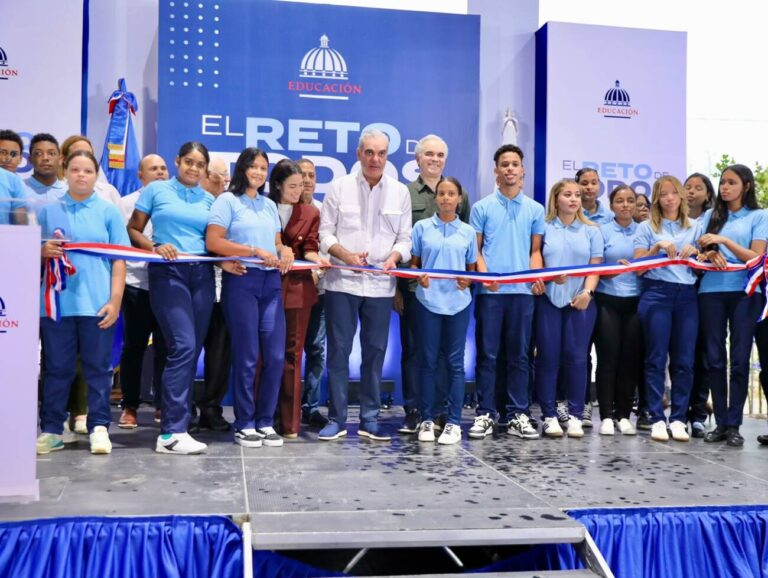 Inauguran techado del Centro Educativo Luis José Antoine para fortalecer la infraestructura escolar