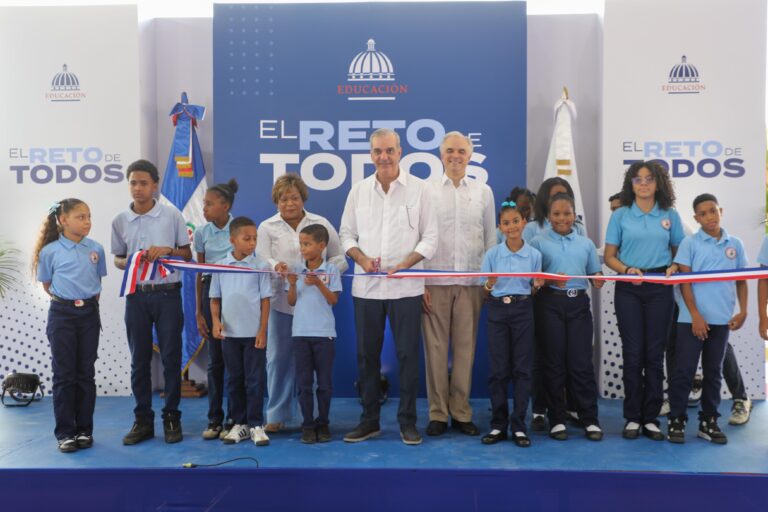 Inauguran techado deportivo y nuevas aulas de educación inicial en la Escuela Primaria Félix Lope de Vega que beneficiarán a cientos de estudiantes de Los Alcarrizos