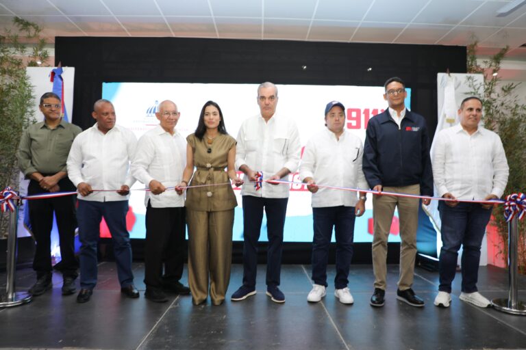 Presidente lleva el Sistema 911 a Montecristi y fortalece la respuesta a emergencias para más de 157,000 habitantes