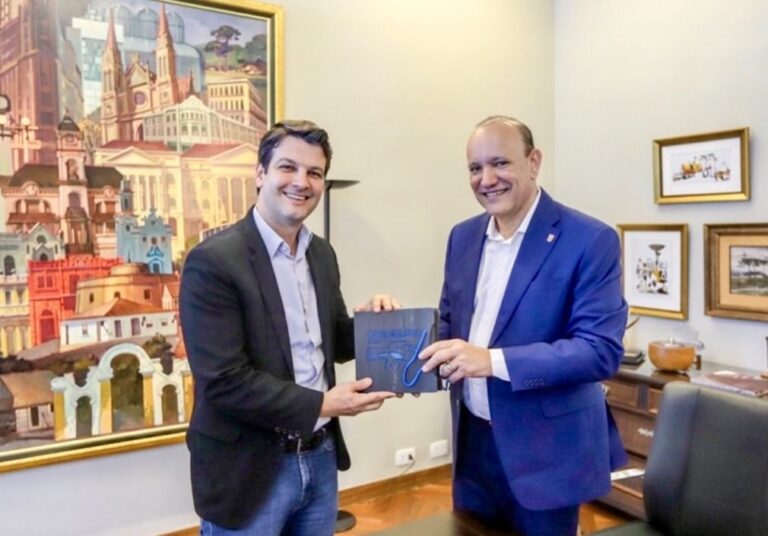 Santiago y Curitiba acuerdan cooperación para impulsar una ciudad inteligente