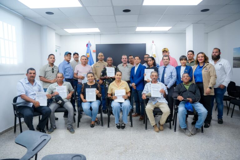 Dieciocho productores de la región Norte reciben más de RD 15 millones para tecnificar sus predios