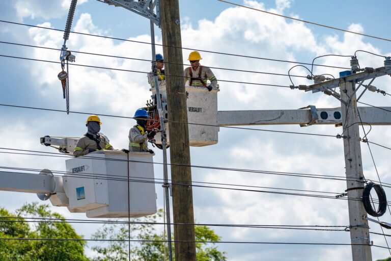 ETED fortalece la infraestructura de transmisión eléctrica con reemplazo de estructuras en Pimentel–Hatillo