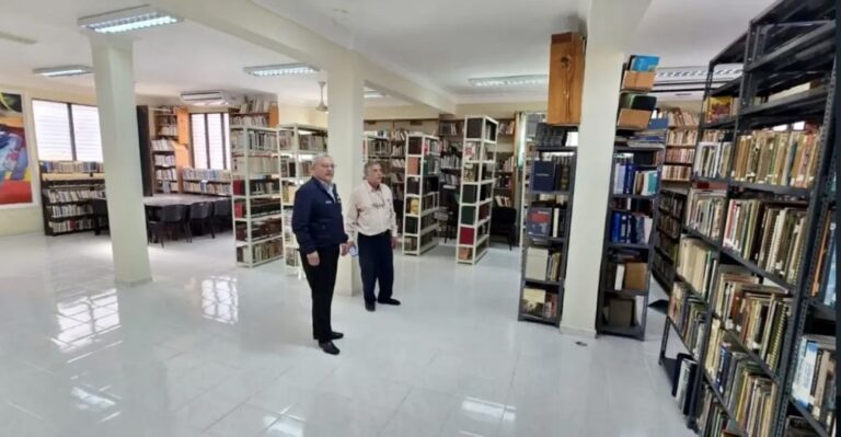 Biblioteca de Moca se amplía con más de 9,000 nuevos libros y textos académicos
