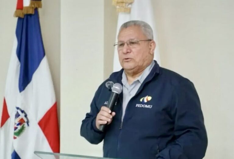 Ayuntamiento de Moca presenta plan piloto de ordenamiento vial para zonas escolares