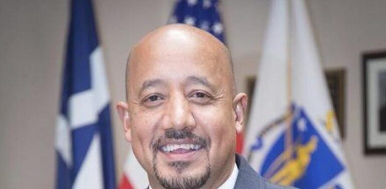Alcalde Brian DePeña es arrestado por el FBI por presunto fraude de 1.65 millones de dólares