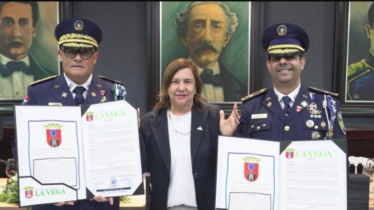 Distingue como hijos adoptivos y meritorios al general Juan Pablo Ferreira Verás y al coronel Rafael Guillermo Guzmán Chomalí