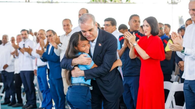 Gobiernologra la máxima calificación y excelencia del cuerpo docente nacional