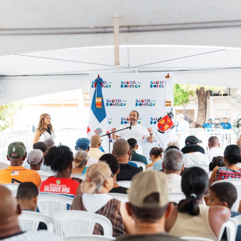 Carolina Mejía lleva gran operativo médico al sector Luz Consuelo Norte