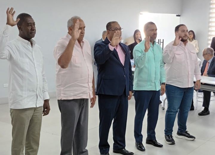 Marcos Tavárez asume como miembro del Comité Ejecutivo de la Liga Municipal Dominicana