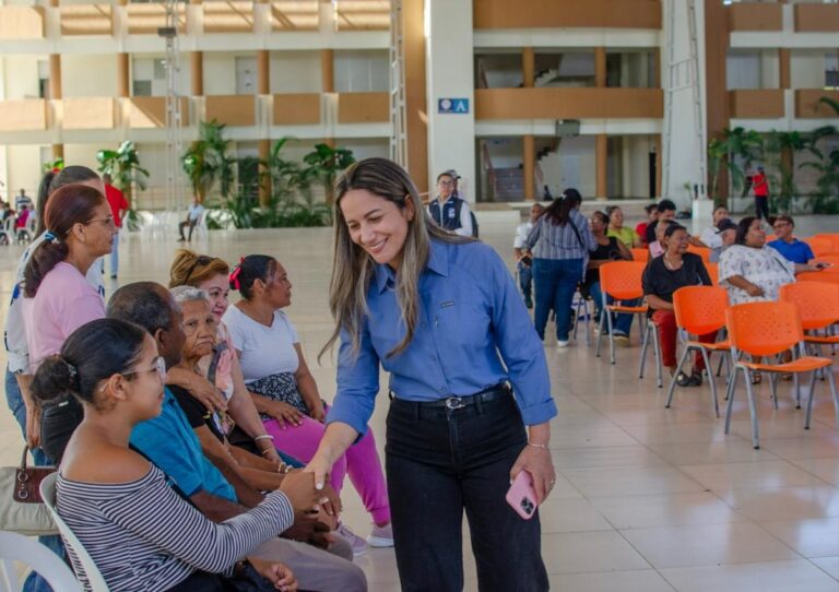 Gobernadora de Valverde Marta Collado encabeza jornada de inclusión social en Valverde