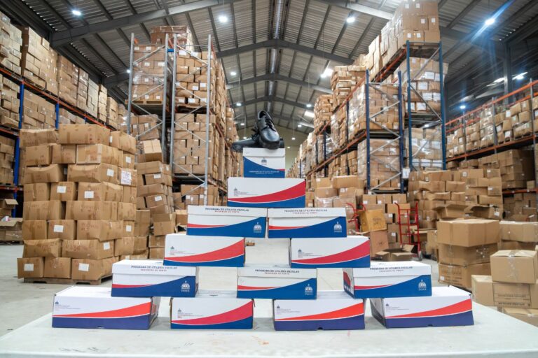 El INABIE amplía distribución de útiles escolares hacia el norte del país