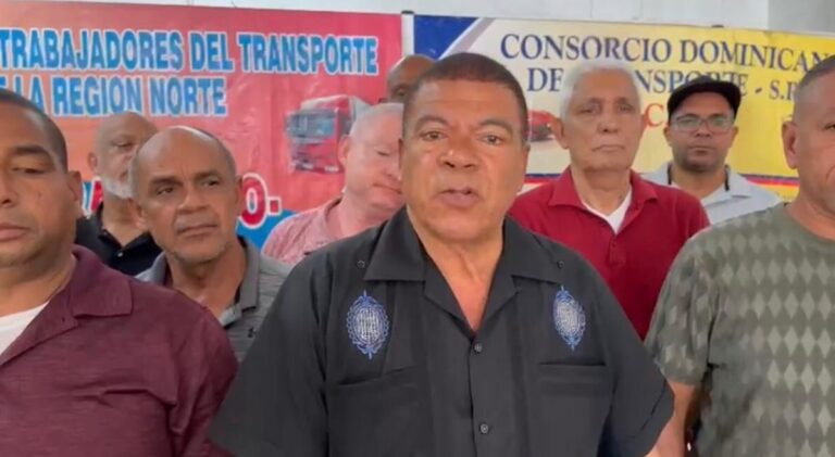 Transportistas dan un compás de espera aumento del pasaje y se reunirán con director del Intrant