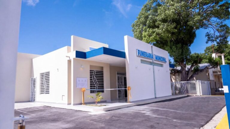 Inauguran funeraria municipal de RD$15.6 millones en San Francisco de Jacagua