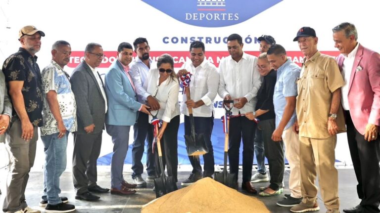 Ministro Kelvin Cruz inicia construcción del multiuso de Sabana Iglesia, Santiago