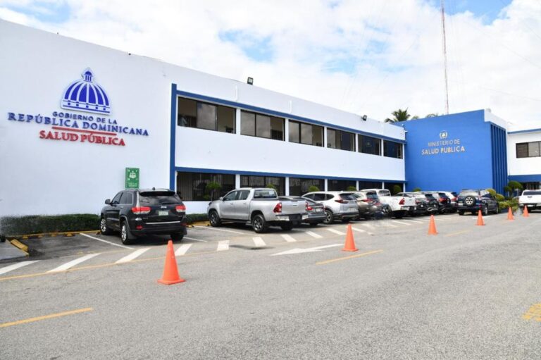 Salud Pública mantiene desplegados equipos especializados para fortalecer atención materna y neonatal en hospitales