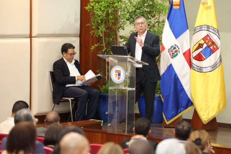 Comisionado presenta informe detallado de la Reforma Policial