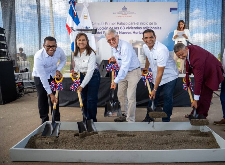 Ministerio de Energía y Minas da primer palazo para construcción de otras 63 viviendas en proyecto Nuevos Horizontes, Cotuí