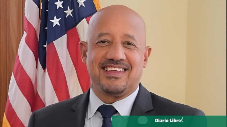 Alcalde dominicano de Lawrence, Brian DePeña, se ausenta de audiencia mientras caso federal avanza