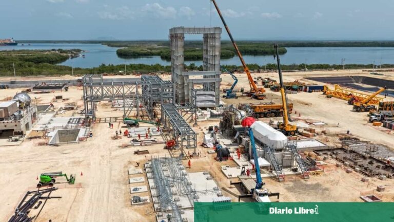 Funcionarios recorren el proyecto Manzanillo Gas & Power y destacan el avance de su construcción