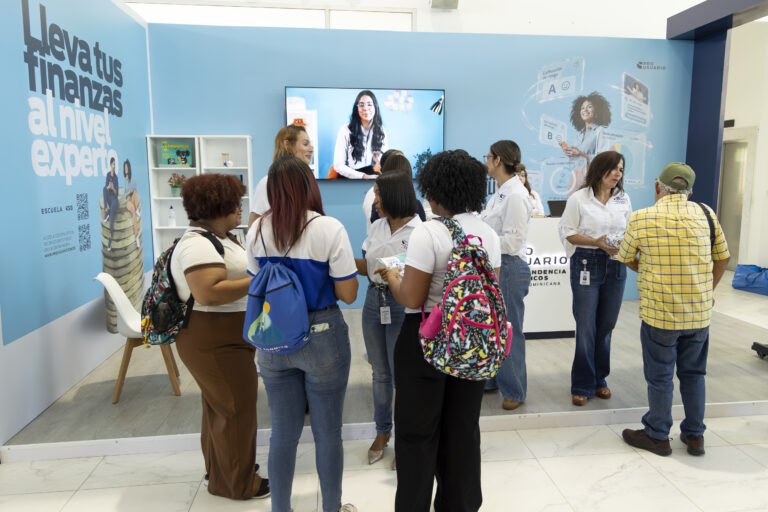 Superintendencia de Bancos (SB) promueve educación financiera en la XXVIII Feria Internacional del Libro Santo Domingo 2026