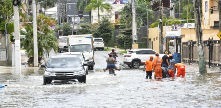 Aguaceros y tormentas eléctricas este viernes por onda tropical