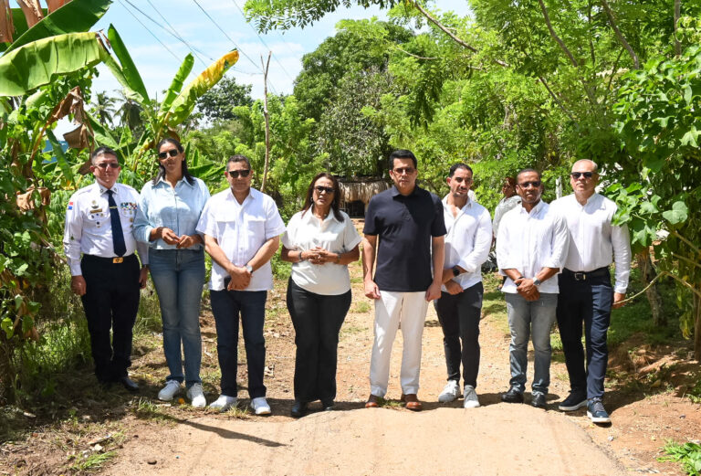 Ministerio de Turismo inicia nuevas obras viales en Arroyo Barril, Samaná