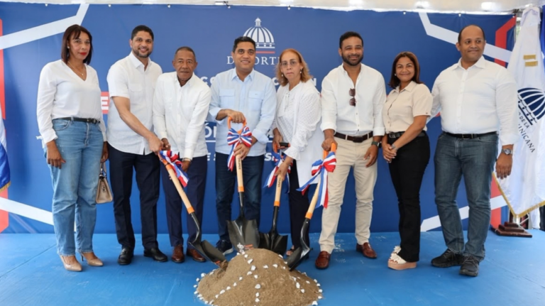Gobierno inicia construcción de multiuso en Los Cacaos, San Cristóbal