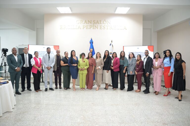 Ministerio de la Mujer y medios de comunicación dialogan sobre igualdad y prevención de la violencia