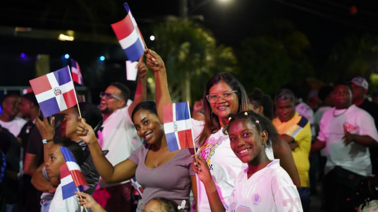 Indotel fortalece la identidad dominicana a través de Soberanía 4.0 en fiestas patronales de Barahona