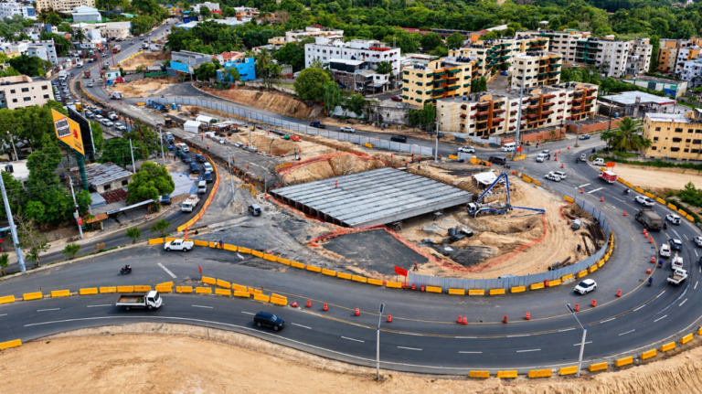 MOPC avanza construcción de viaducto y excavación de túnel en la avenida República de Colombia