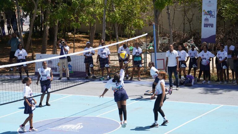 Inefi beneficia a niños y jóvenes de Bahoruco con jornada deportiva y odontológica