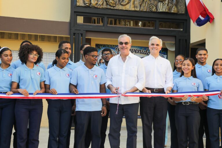 Presidente Luis Abinader inaugura ampliación del Centro Educativo San Vicente de Paúl en Los Minas, que beneficiará a más de 2,000 estudiantes