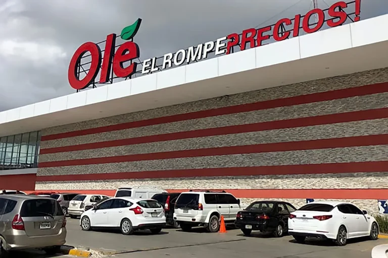 Hipermercados Olé responde a trabajadores: dice que pagó bonificación por encima de lo que manda la ley