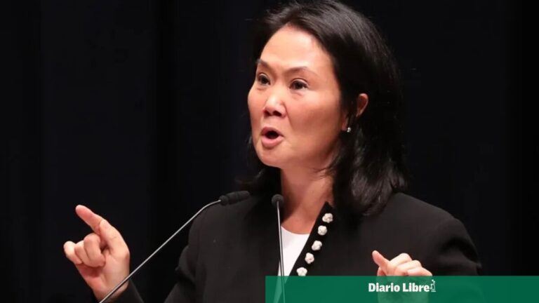 Keiko Fujimori prohíbe el maquillaje, el tinte e impone pelo corto para ‘llevar orden’ a escuelas